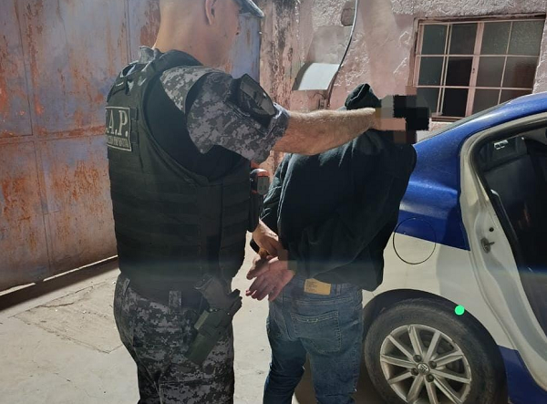 robo local_dueño retuvo